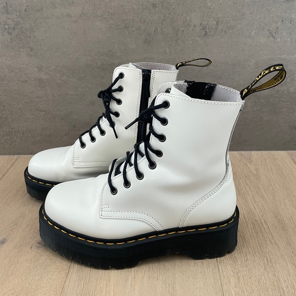 Doc Martens Jadon Boot Platforms - Size 8W US - Picture 2 of 7